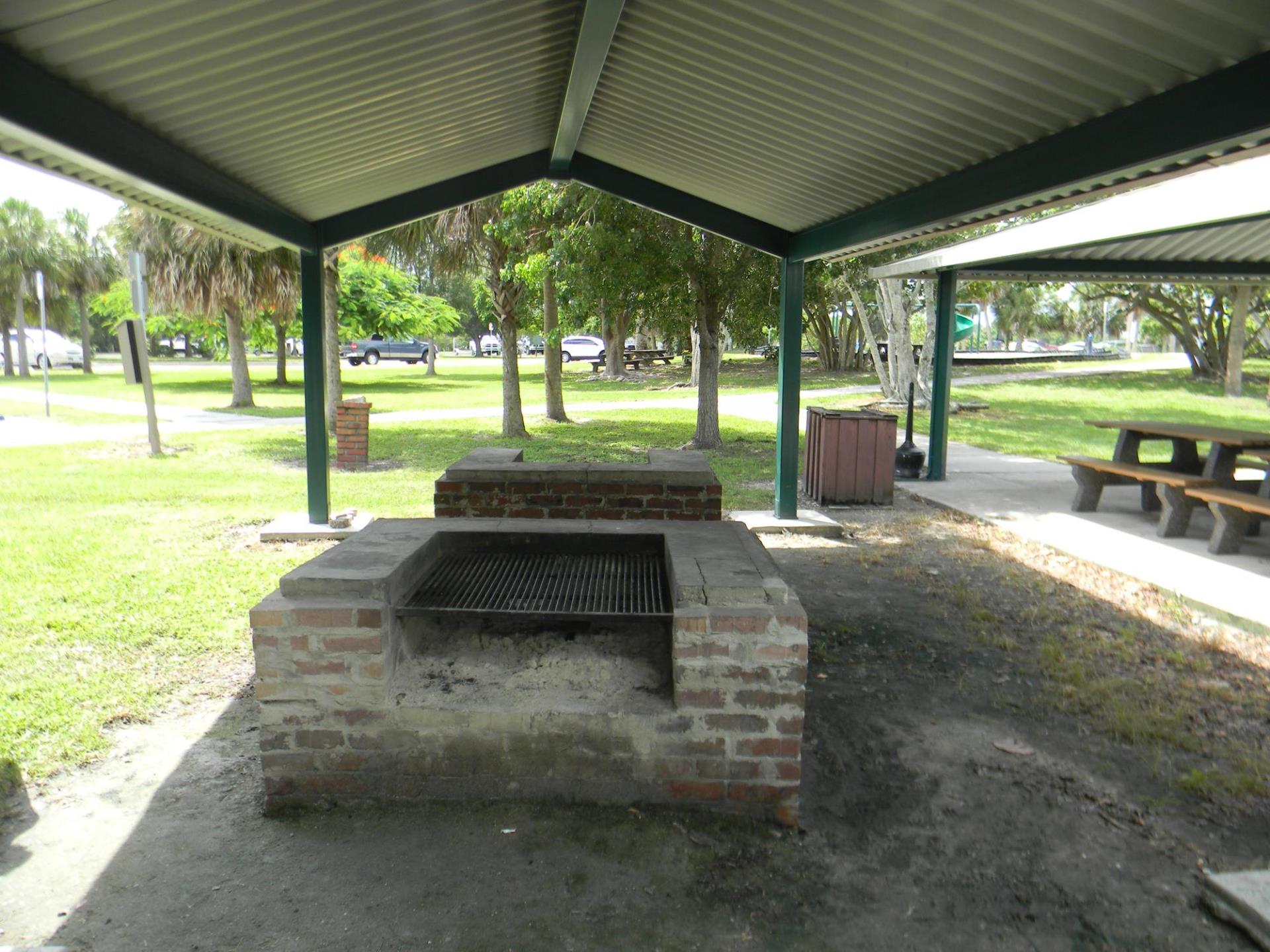 BBQ Grills at Ponce Park