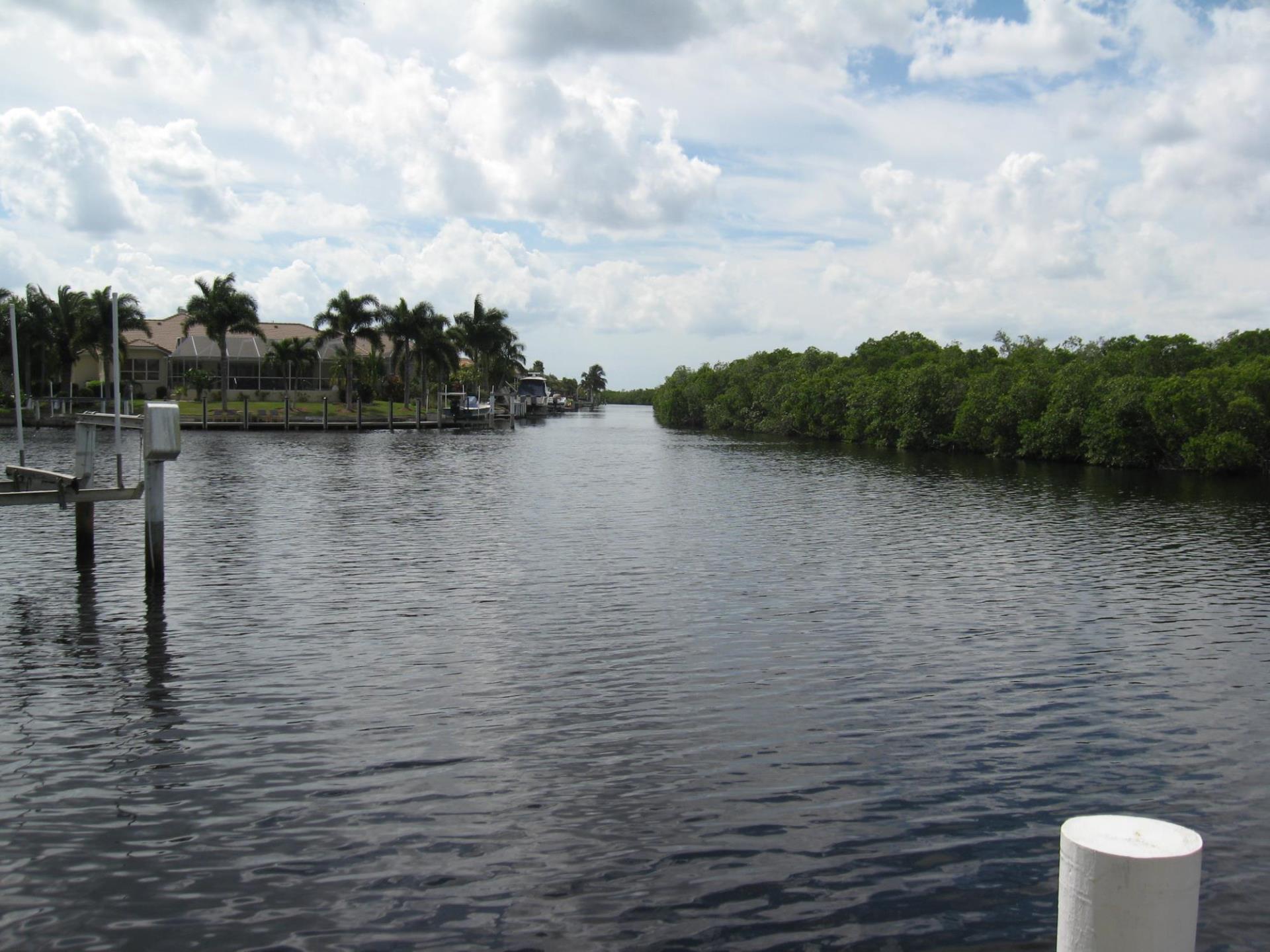 Image of BSI Perimeter Canal - Docks, boats and housing