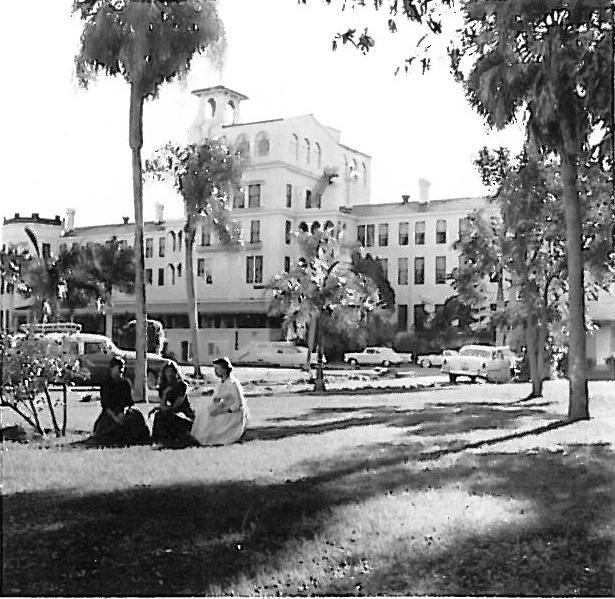 Hotel Charlotte Harbor circa 1950s 